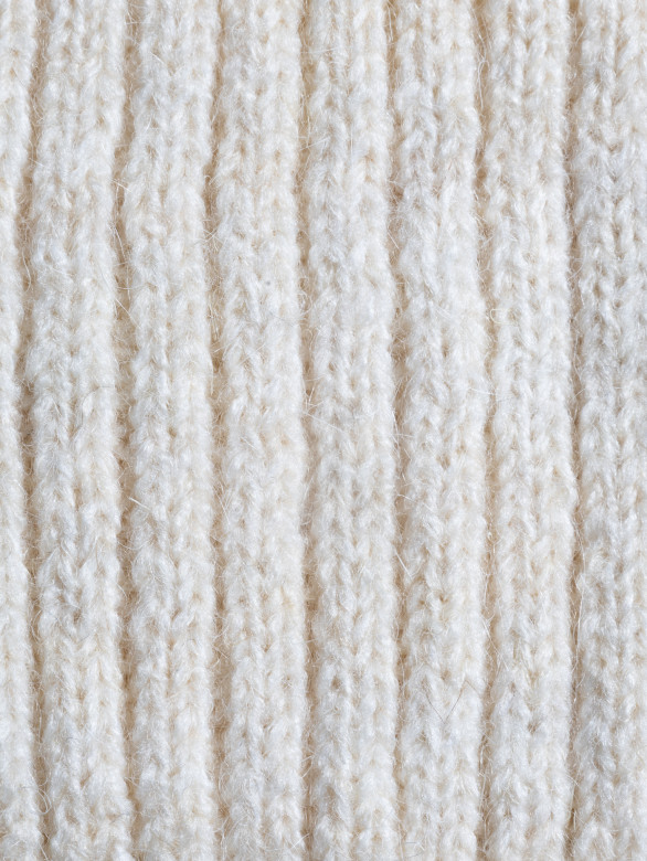 Шапка женская 13180 MARHATTER молочный (56-58)