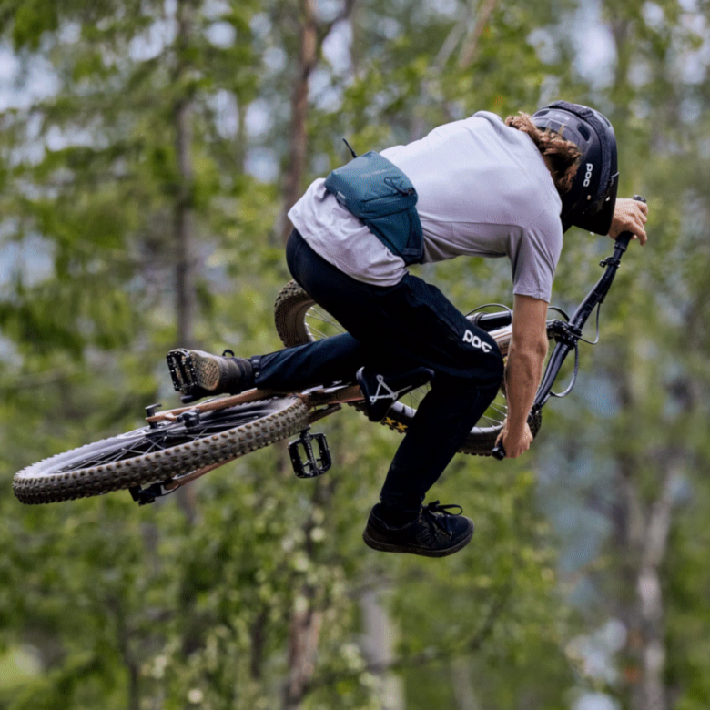 Сумка спортивная на пояс Thule Rail, 0.5L, Faded Khaki Сумка спортивная на пояс Thule Rail, 0.5L, Faded Khaki