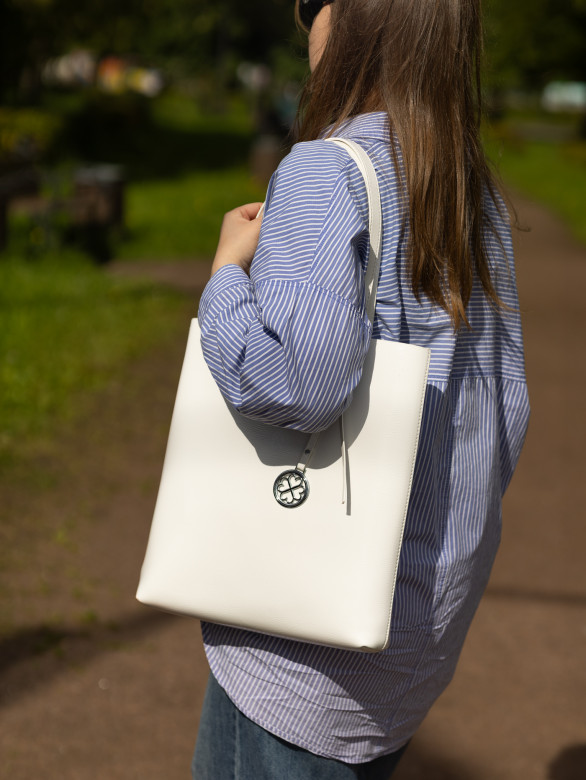 Сумка женская Baggins KDL-1300 лак белый Сумка женская Baggins KDL-1300 лак белый