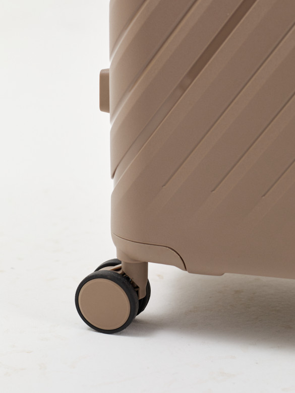 Чемодан L'Case, Basel без расширения Чемодан L'Case, Basel без расширения